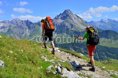 Paar_bei_Bergwanderung.jpg